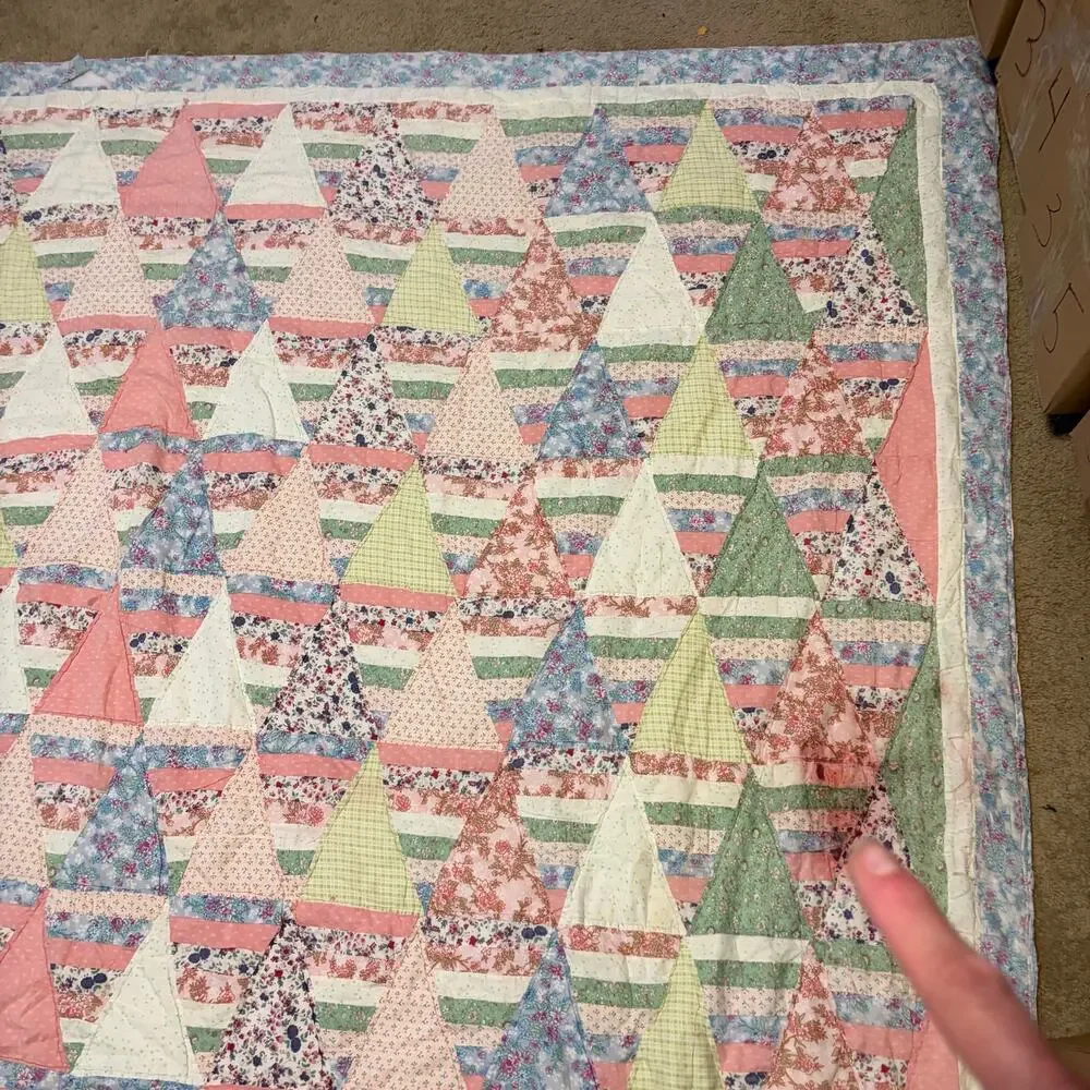 Vintage Handmade Patchwork Quilt Thousand Pyramids Floral Pink Green Full Queen